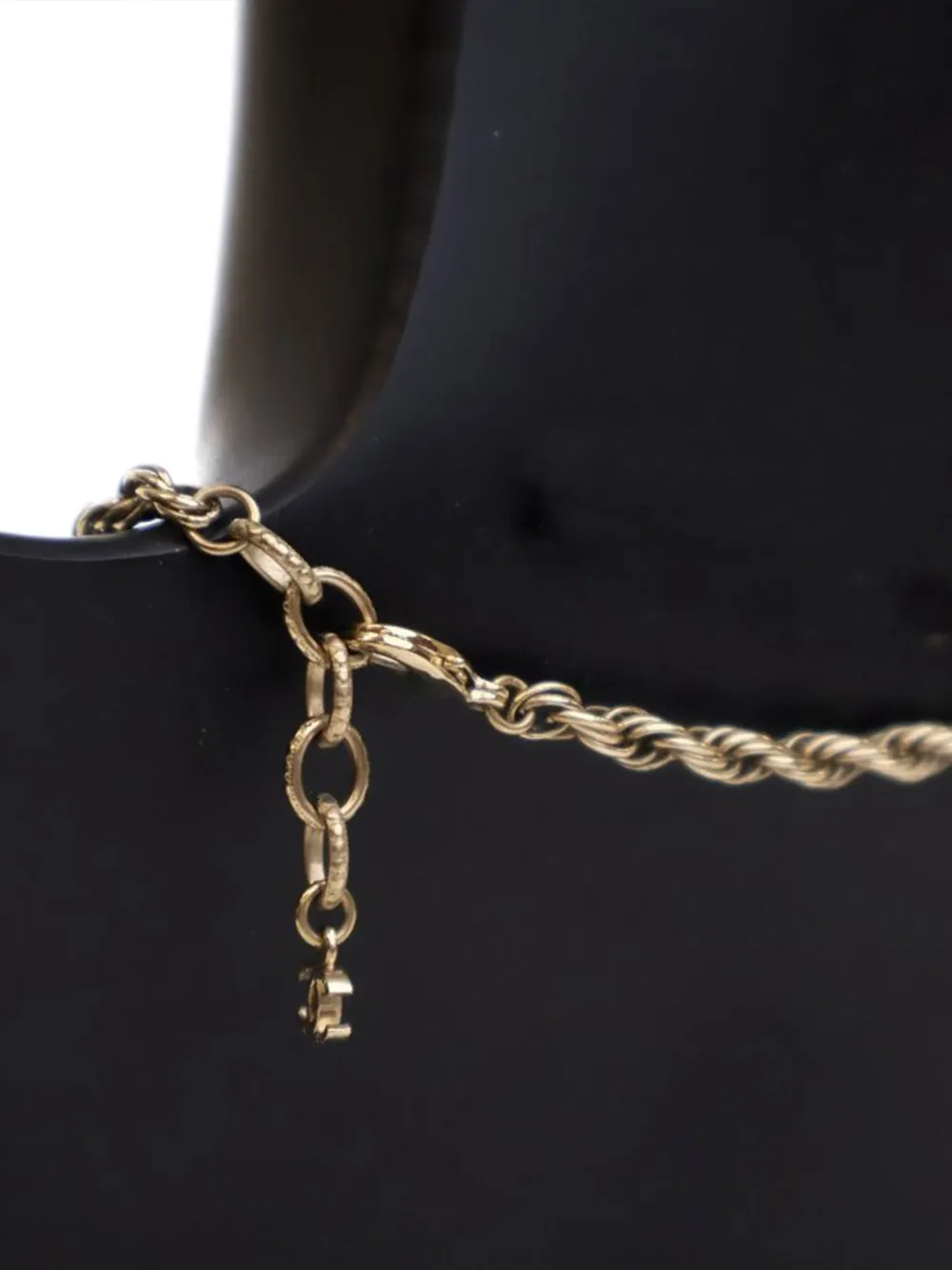 Pre-owned Chanel 2017 Gold Plated Faux Pearl Cc Round Pendant Necklace Costume Necklace In White