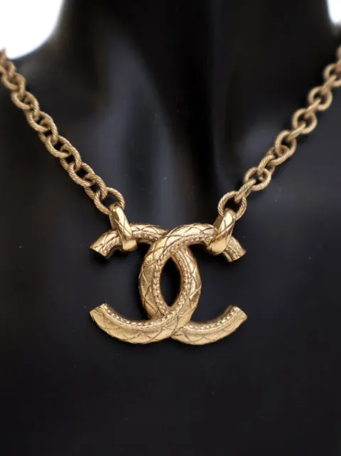 CHANEL Pre-Owned 2021 Gold Plated Quilted CC Pendant Necklace costume necklace