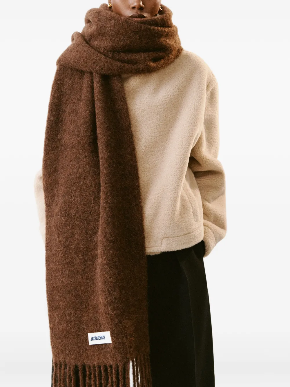 Jacquemus logo-patch scarf Bruin
