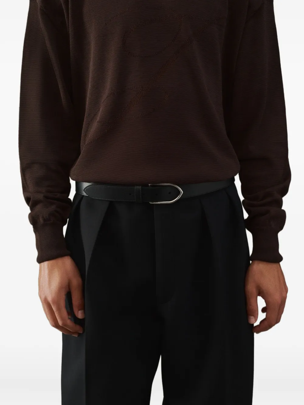Jacquemus The Bambino Engraved-buckle Leather Belt In Black