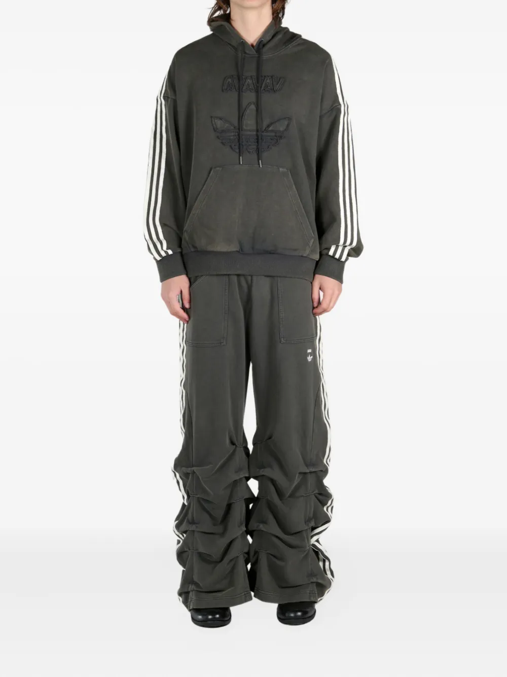 adidas hoodie con logo bordado en colaboración con Avavav | Hoodies | Image 2