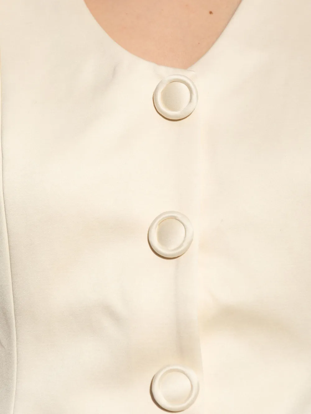 By Malene Birger Merlina peplum top met knopen Beige