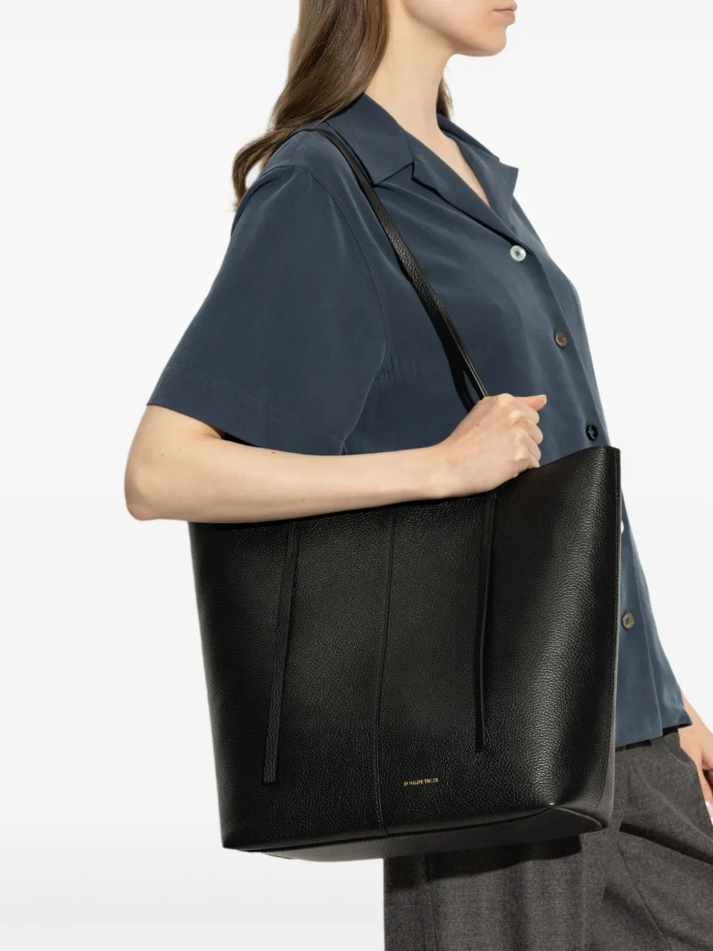 By Malene Birger Edel leren shopper met textuur - Zwart