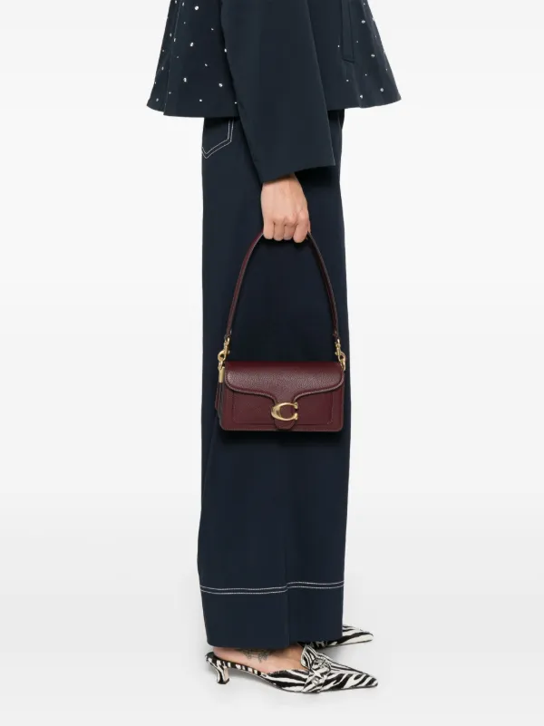 小ぶりながら存在感【Coach】Tabby クロスボディ リスレット Coach Tabby Cross Body Bag | Red | FARFETCH