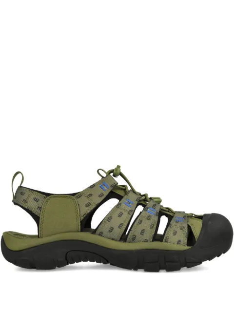 Études Studio sandalias Keen