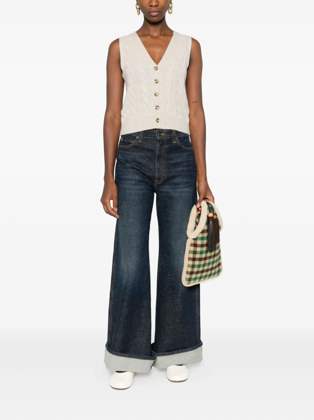 Doen Cable-knit Button Vest In Neutral
