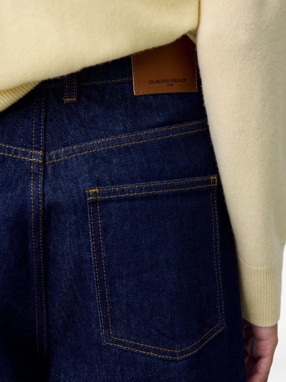 Claudie Pierlot Straight jeans met leren patch Blauw