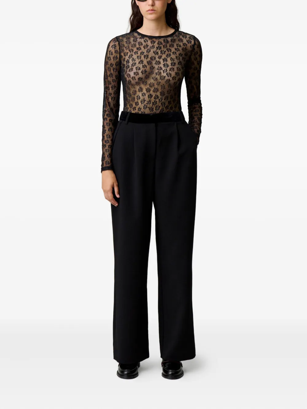 Claudie Pierlot Broek met fluwelen afwerking en geplooide voorkant - Zwart