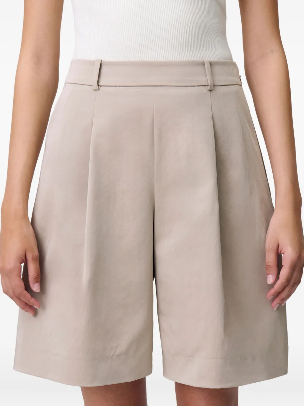 Claudie Pierlot Geplooide bermuda shorts Beige