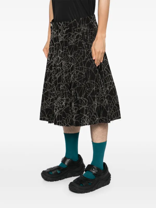MASU flocky-web Pleated Shorts | Black | FARFETCH NO