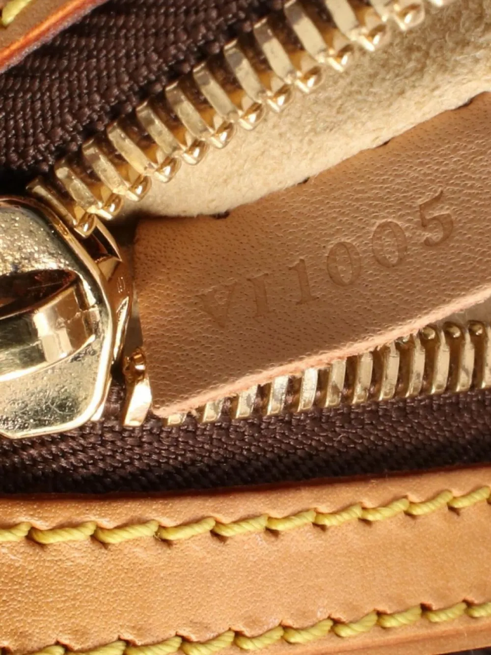 Pre-owned Louis Vuitton 2005 Hudson Gm Shoulder Bag