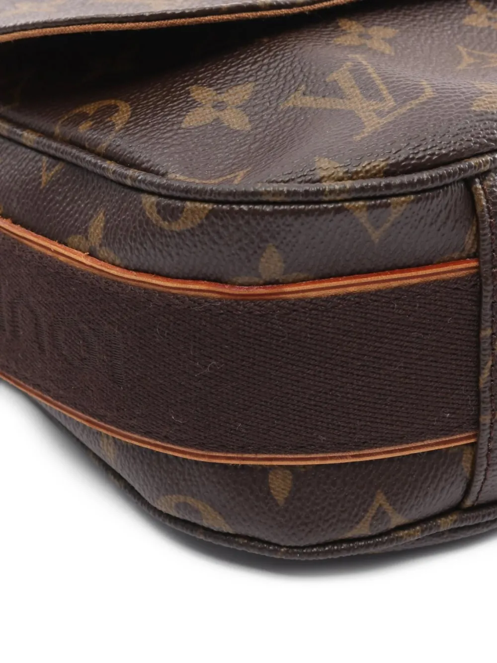 Pre-owned Louis Vuitton 2009 Beaubourg Mm Cross Body Bag In Brown