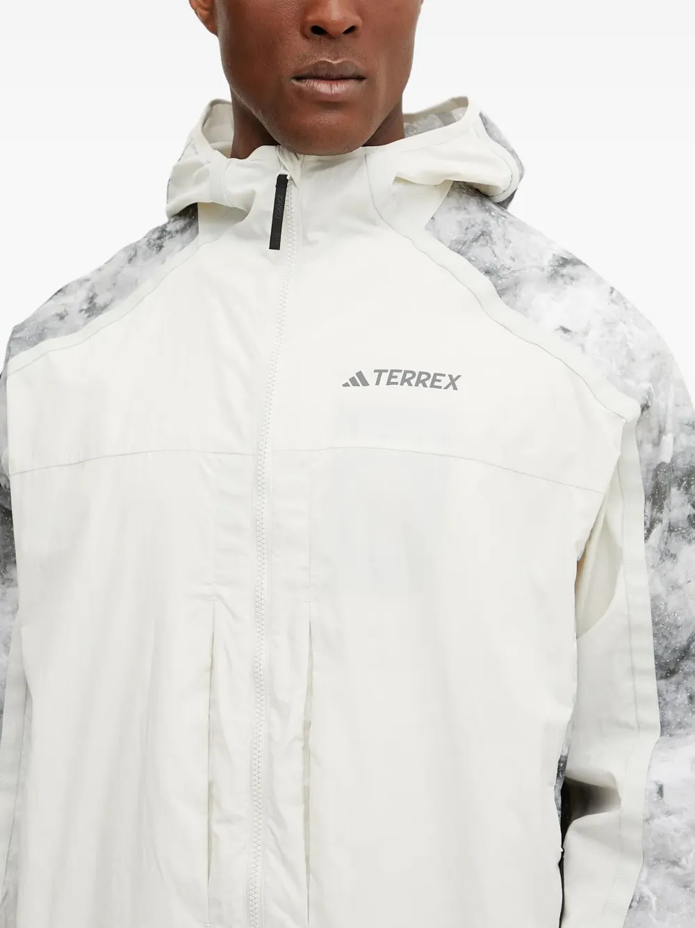 adidas x National Geographic WIND.RDY jack met capuchon en marmerprint Wit