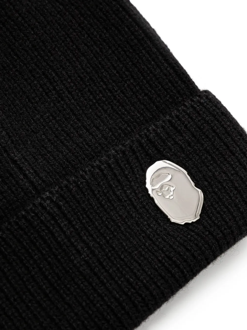 A BATHING APE Ribgebreide muts met logopatch Zwart