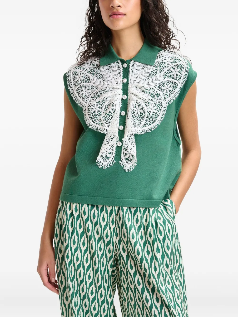 Essentiel Antwerp Ihelly top met kraag verfraaid met kant Groen