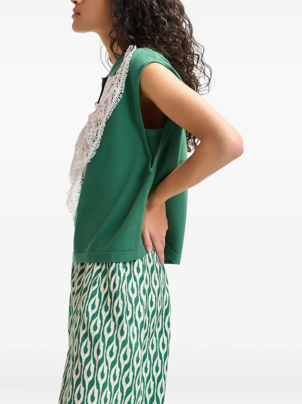 Essentiel Antwerp Ihelly top met kraag verfraaid met kant Groen