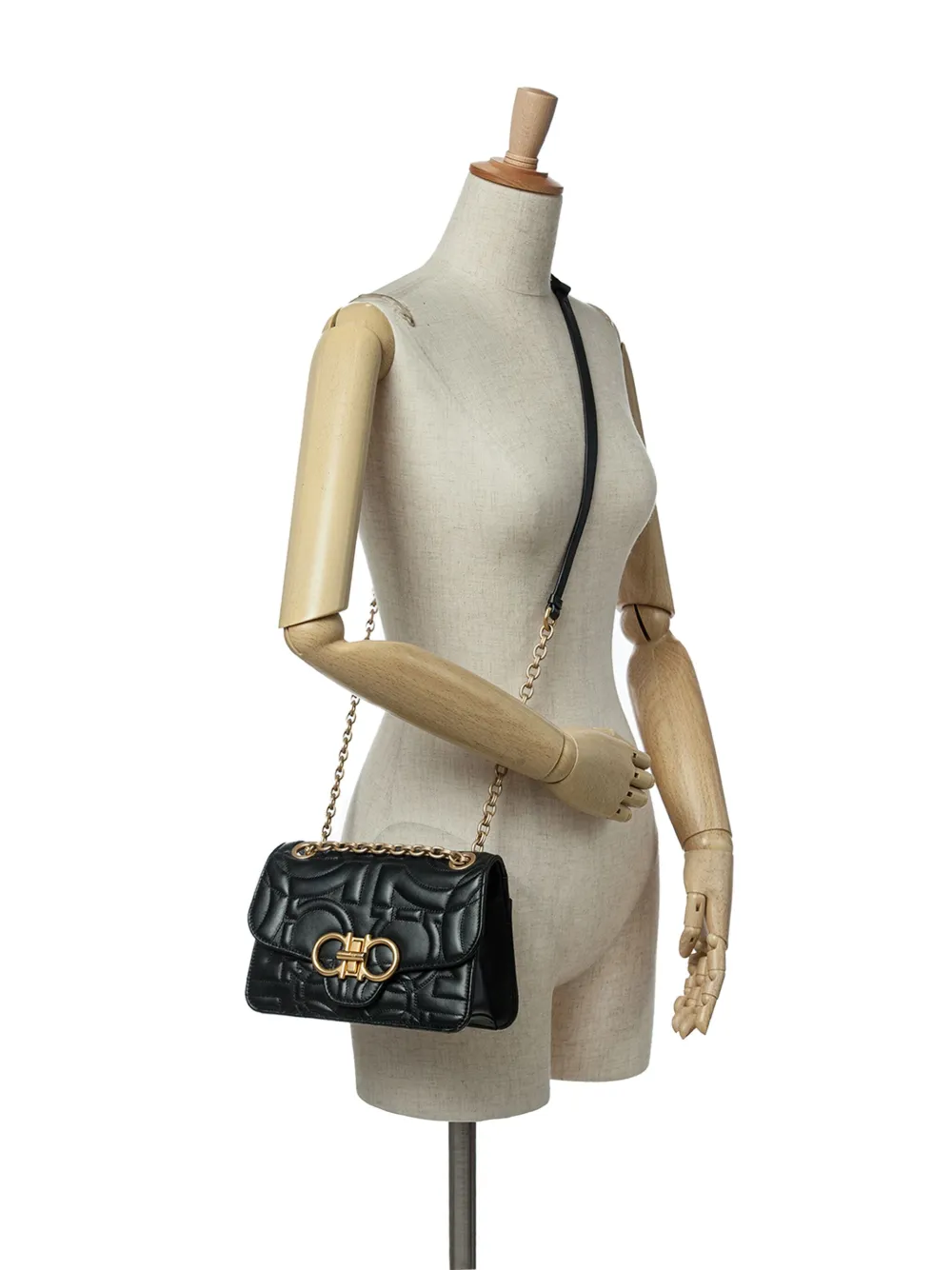 Ferragamo Pre-Owned 2000-2024 Quilted Leather Gancini Flap crossbody bag | Pre-Owned | Image 2
