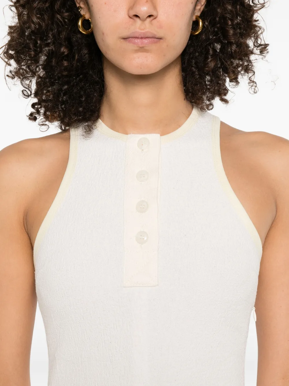 Nanushka Geribbelde mini-jurk met knopen Beige