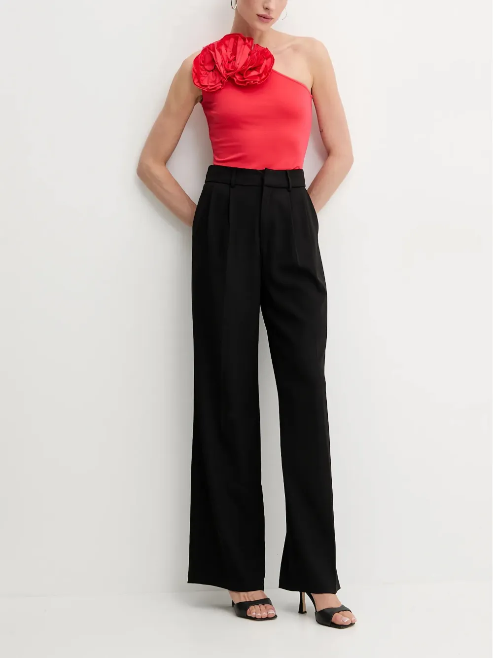 Karl Lagerfeld Asymmetrische top verfraaid met rozen Rood