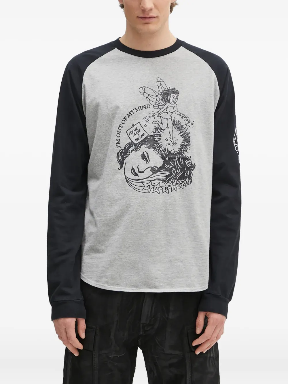 AMBUSH graphic-print raglan-sleeve T-shirt Grijs