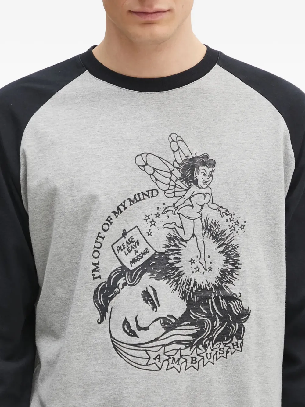 AMBUSH graphic-print raglan-sleeve T-shirt Grijs