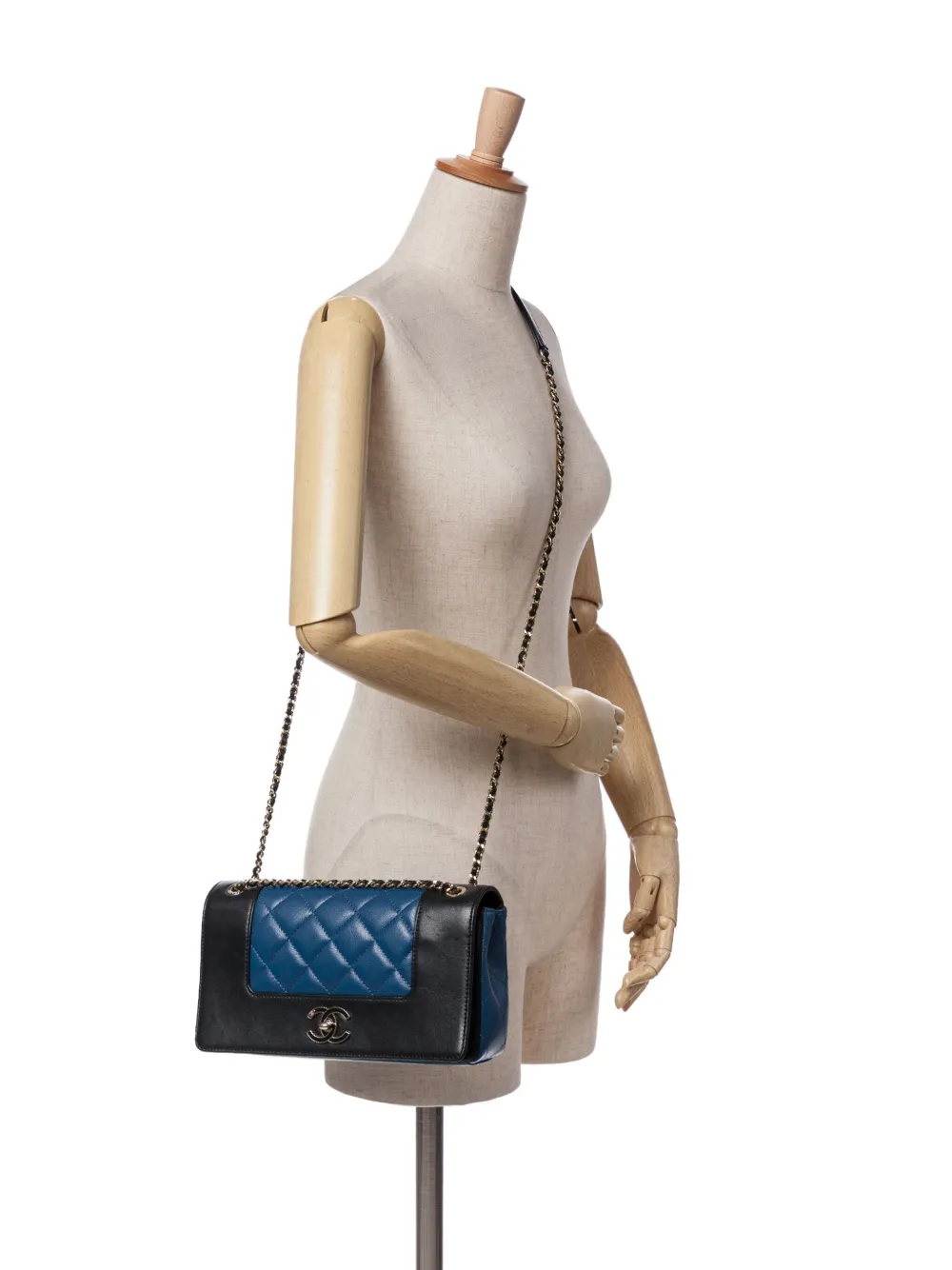 CHANEL Pre-Owned 2016-2017 Small Bicolor Lambskin Mademoiselle Flap crossbody bag | Pre-Owned | Image 2