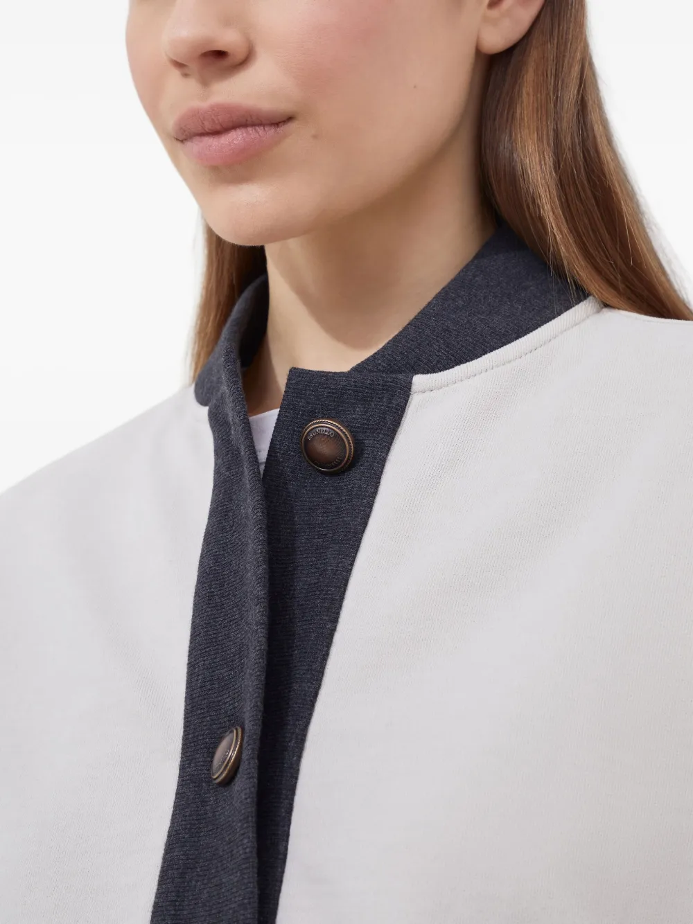 Brunello Cucinelli Sweater met vlakken en knoopsluiting Beige