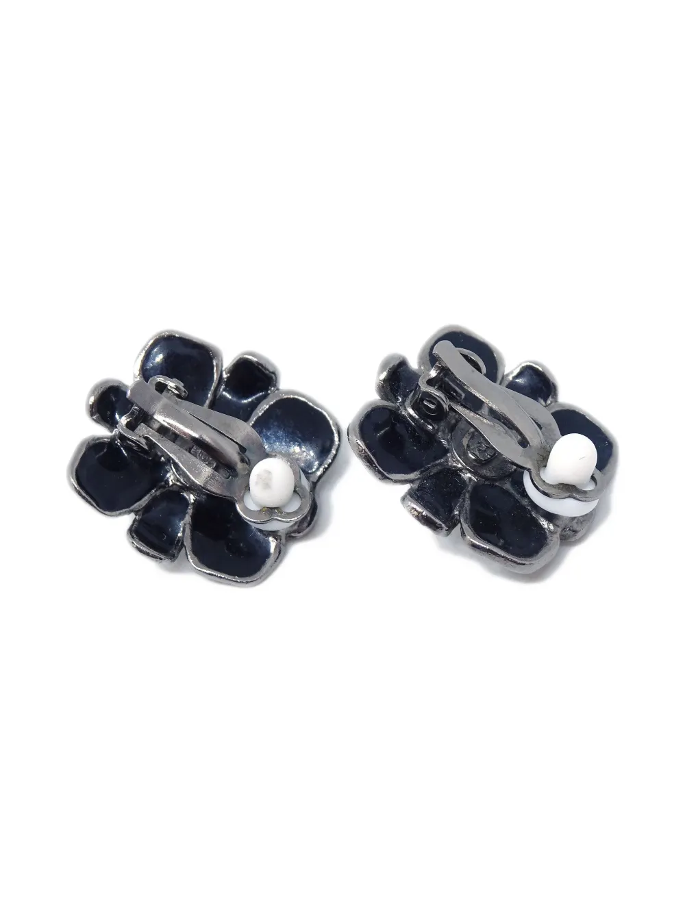 Pre-owned Chanel 2008 Cc Clip-on Earrings In Silver