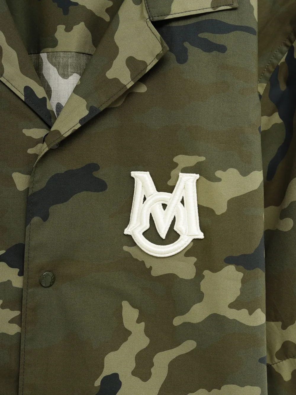Moncler Overhemd met logopatch en camouflageprint Groen