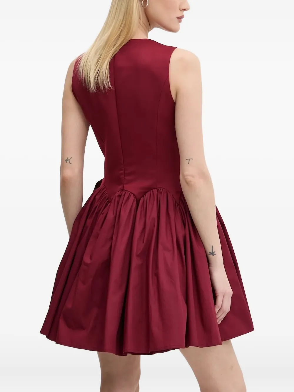 NEVER FULLY DRESSED Monika mini-jurk met gesmockte rok Rood
