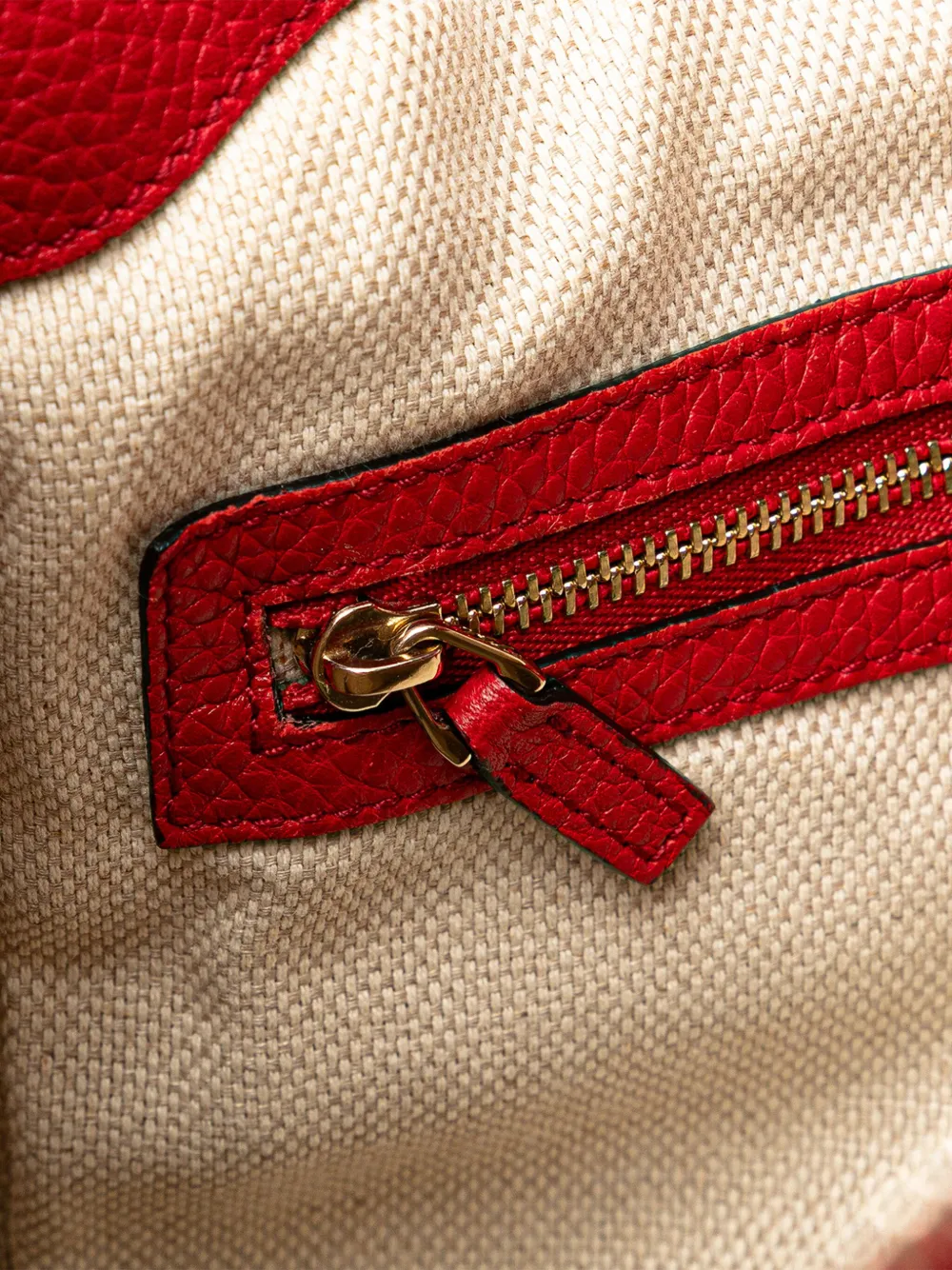 Pre-owned Gucci 2000-2015 Large Pebbled Calfskin Soho Convertible Hobo Satchel In Red