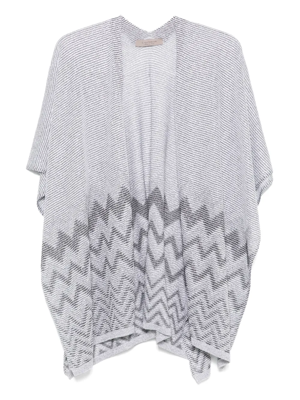 zigzag-pattern cape