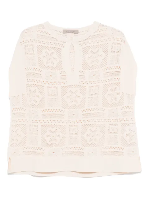 D.Exterior open-knit tank top