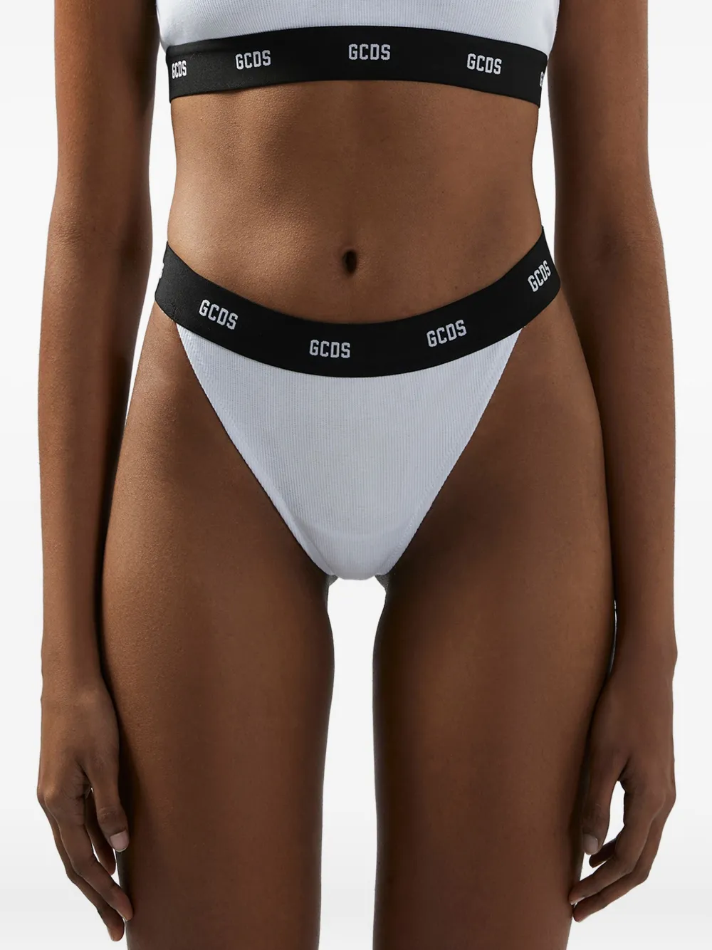 Gcds Ribbed Logo Thong In Black