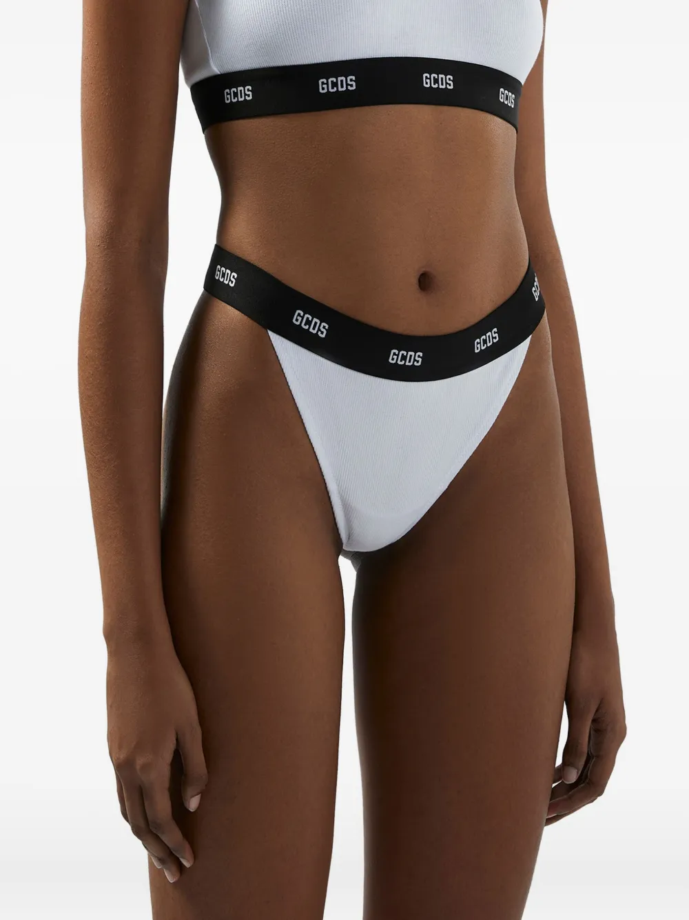 Gcds Ribbed Logo Thong In Black