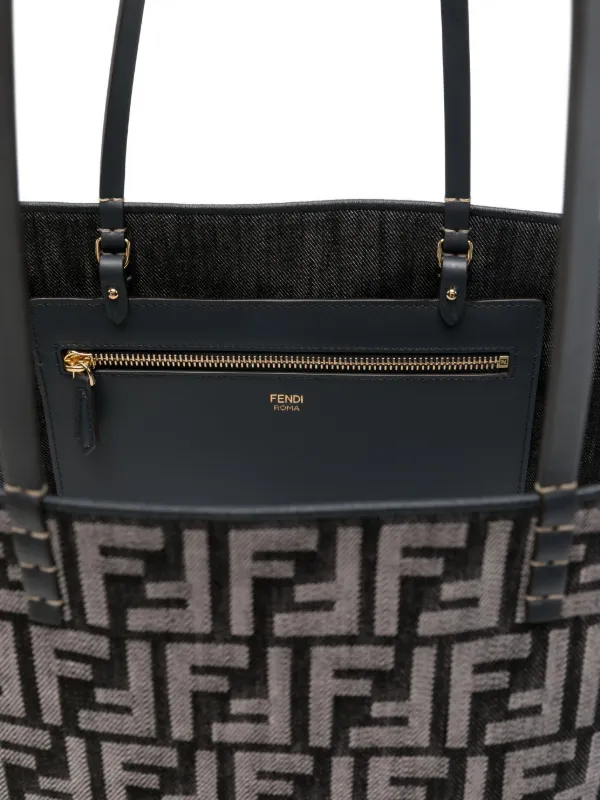 FENDI Roll モノグラム デニムハンドバッグ L | ブルー | FARFETCH JP