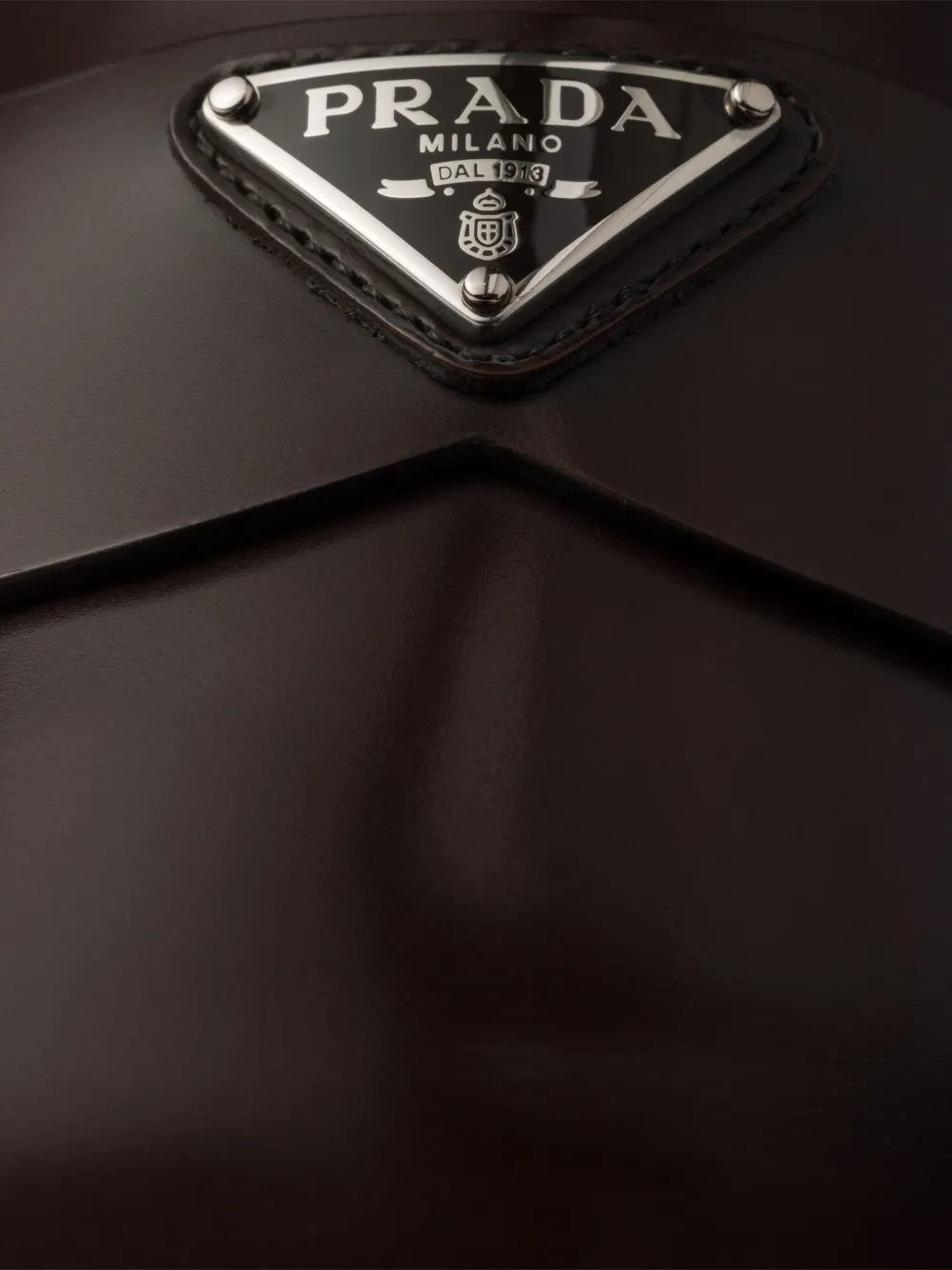 Prada Leren loafers met logo Bruin