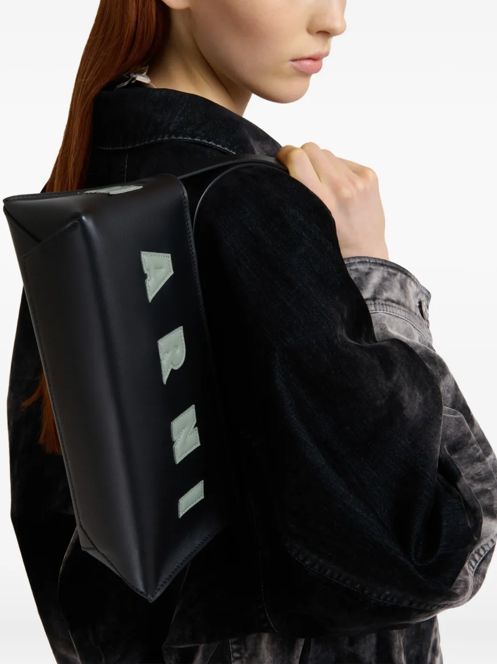 Marni logo-appliqué shoulder bag - Zwart