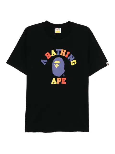 A BATHING APE® تيشيرت بطبعة