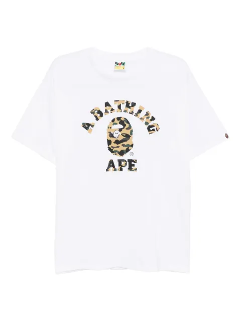 A BATHING APE® تيشيرت 'فيرست كامو كوليدج'