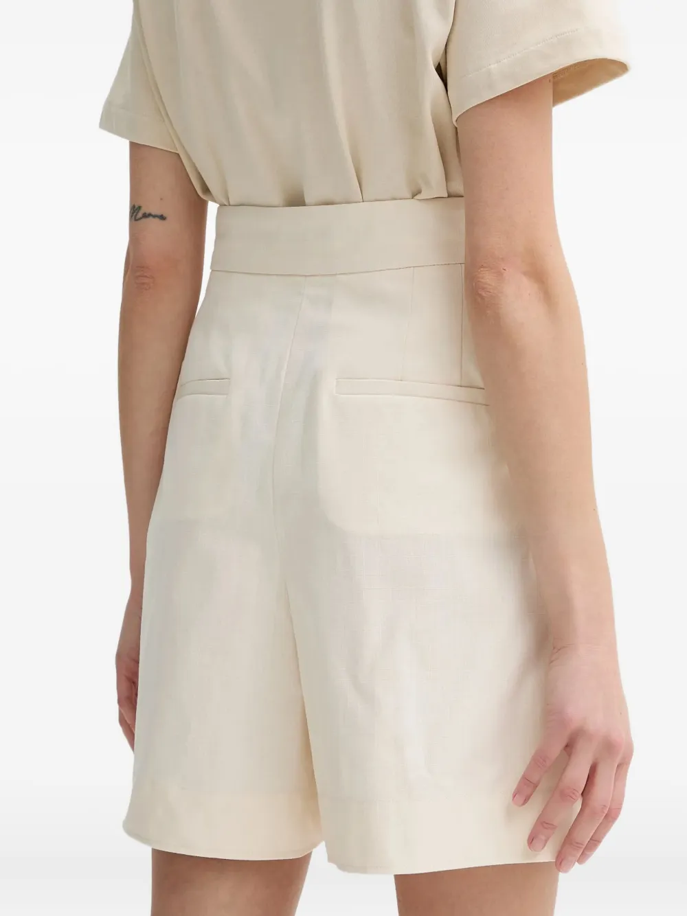A.P.C. Geplooide shorts Beige