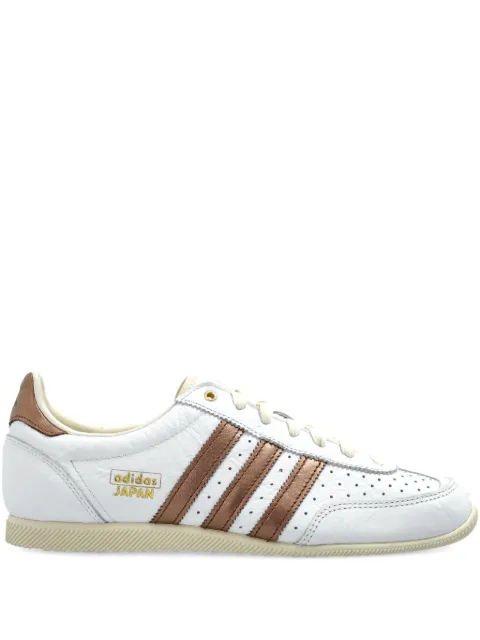 adidas tenis con perforaciones