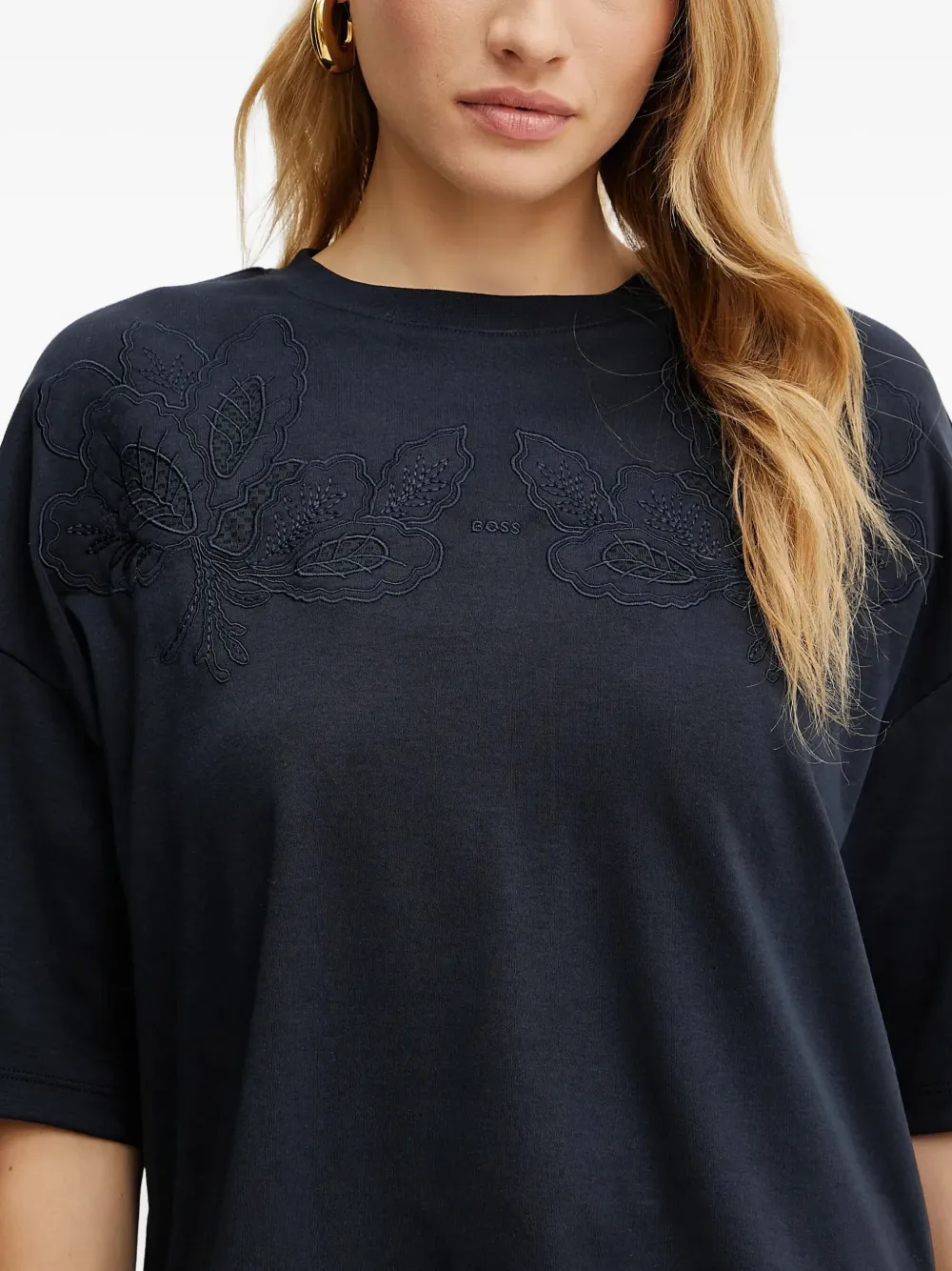 BOSS floral-embroidered T-shirt Blauw