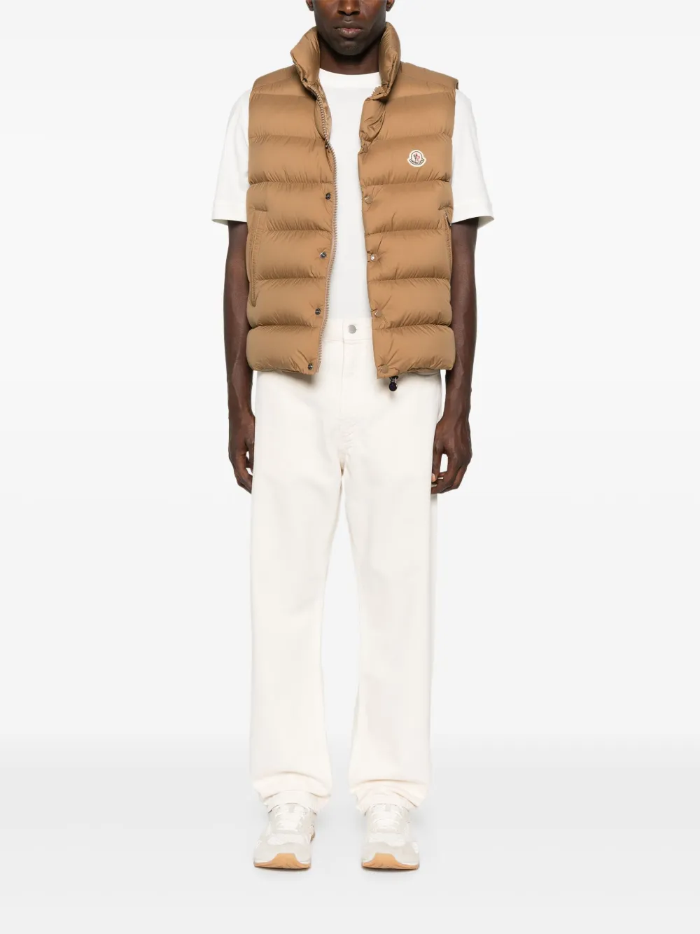 Moncler Gewatteerde bodywarmer met knoopsluiting Beige