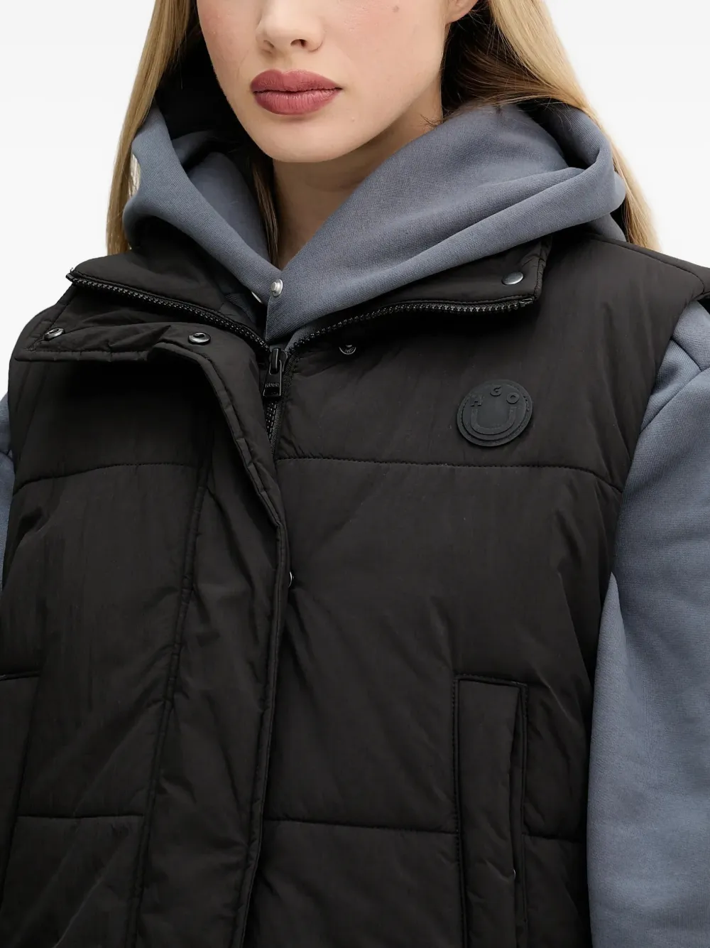 HUGO Gewatteerde bodywarmer met logodetail Zwart