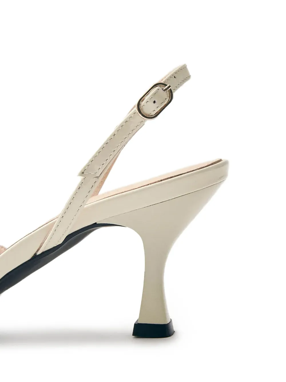 ALOHAS Joelle pumps met puntige neus en gespdetail Beige