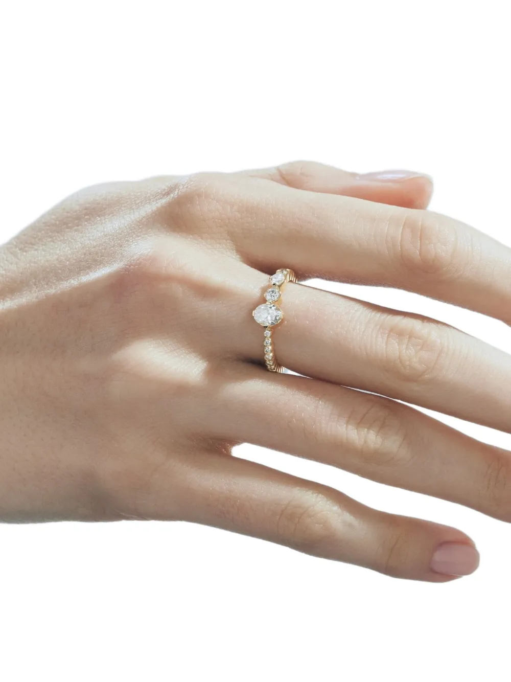 Sophie Bille Brahe 18K yellow gold Ensemble de Sky diamond band ring | Image 2