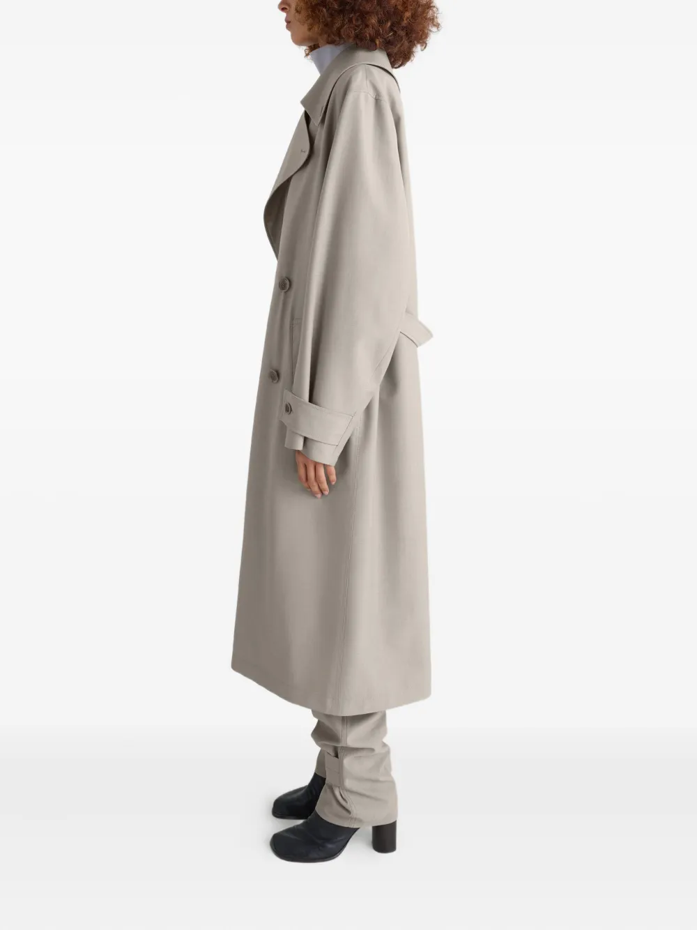 LEMAIRE Trenchcoat met dubbele rij knopen en ceintuur Beige