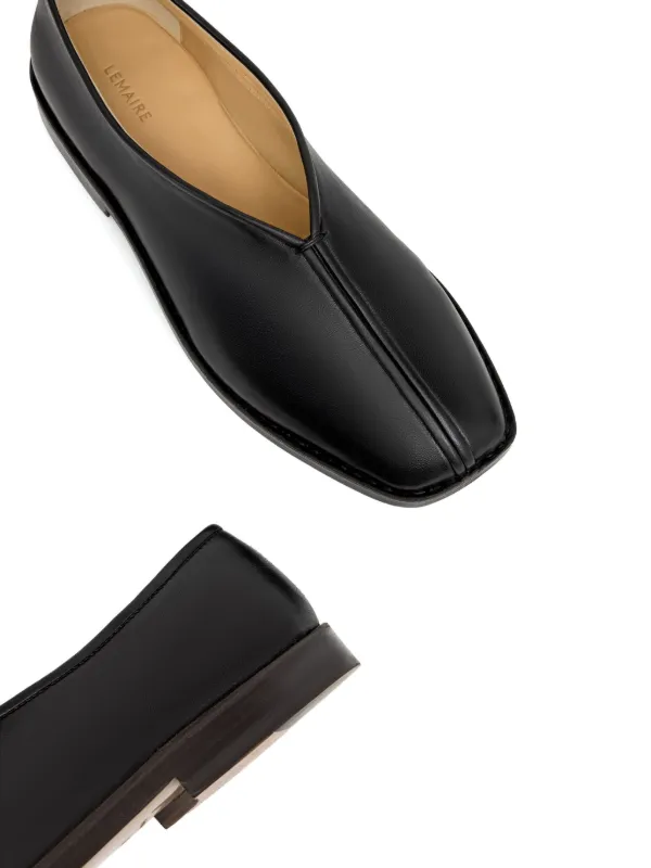 lemaire スクエアトゥ　レザーローファー LEMAIRE square-toe Slippers | Black | FARFETCH