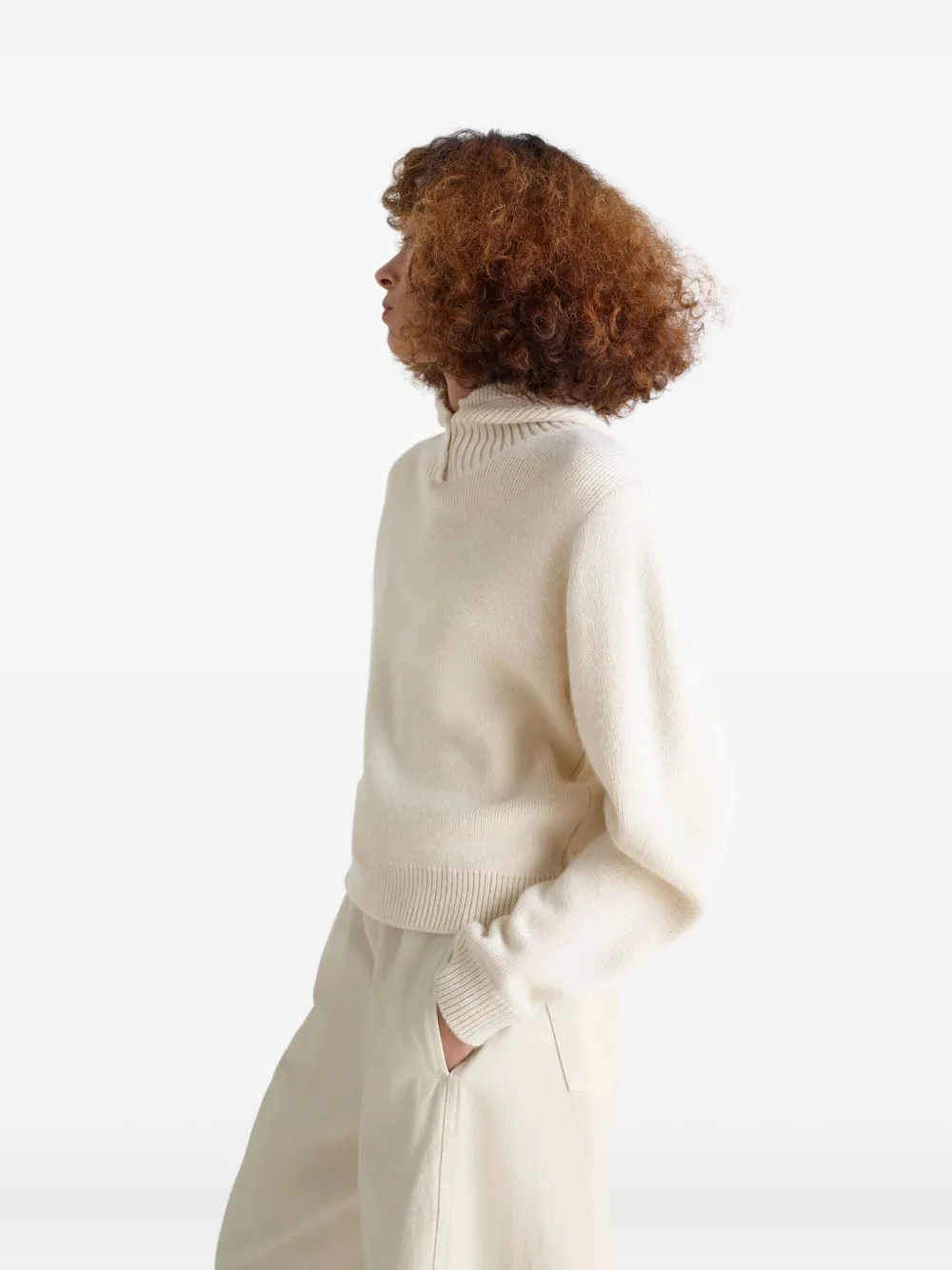 LEMAIRE Ribgebreide trui met knopen Beige